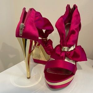 Baker’s Style Jenny Women’s Fuchsia Satin Gold Heel Stiletto Pumps Size 6 NEW